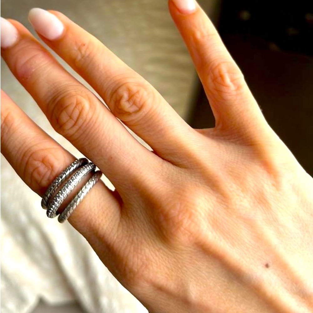 Pandora ring